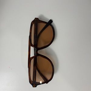 Brown plastic aviator sunglasses